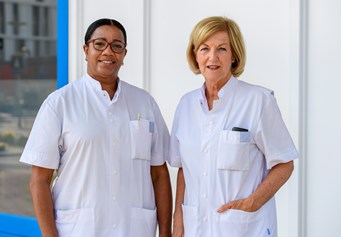 IC-verpleegkundigen LangeLand Ziekenhuis Samira Pedro en Anneke van Gestel-van der Brink
